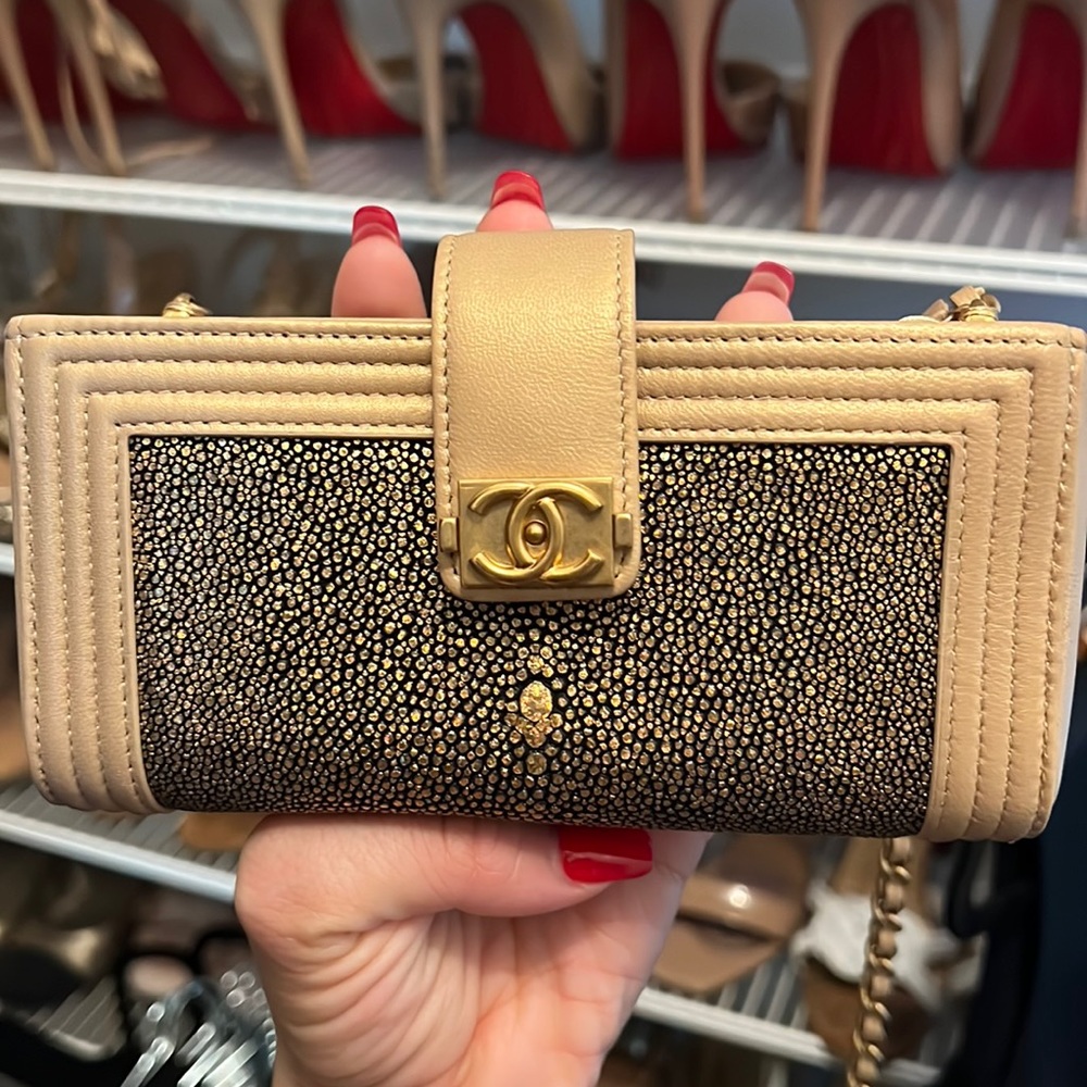 COPY - Chanel wallet with chain